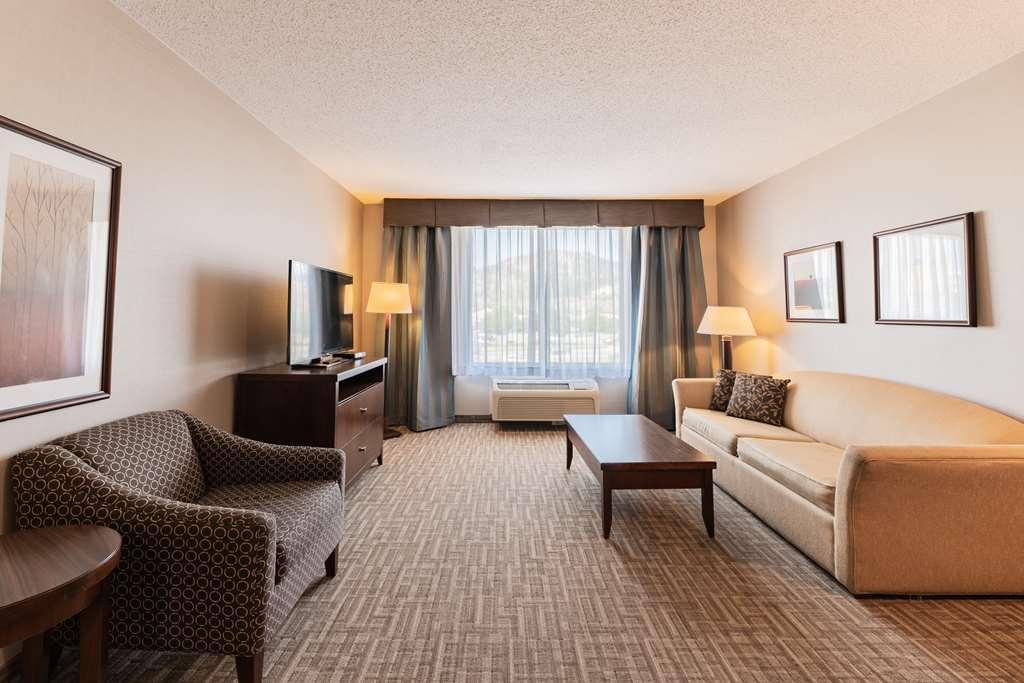 Hotel Kelowna & Conference Centre Room photo